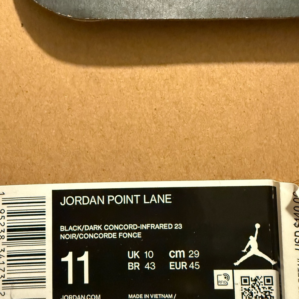 Jordan Point Lane in Black and Dark Concord